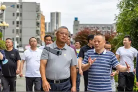 著名战略咨询专家王志纲重返母校，畅谈那年那人那些事儿图片