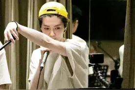 鹿晗VS周杰伦，两位顶流演唱会撞档，谁能更胜一筹？图片