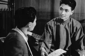 国军中将之子秘密入党，执行任务时，惊恐道：爸，你比我还能藏！图片