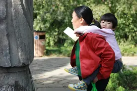 “住在儿子家后，才明白四件事”退休老人的感悟总结，引起共鸣图片