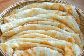 1碗面粉2勺盐，学会这个独家秘诀，60秒一张，凉了也不会发硬图片