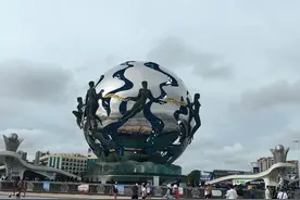 国内经济不行？看看今天的北海银滩的人潮，你就知道？图片