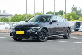 体验宝马330Li顶配，2.0T爆发258马力，5.9秒可破百，比奔驰C级香图片