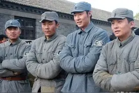 八路军军装都是灰色调？其实什么颜色都有，灰蓝绿代表三地图片