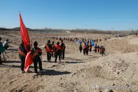 3.12左邻右里植树节电视新闻报道图片