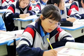 多地私立中小学改为公办，民转公真的落实了，家长为何喜忧参半？图片