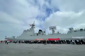 真要卖了！052D现身中东防务展“推销”自己，网友：沙特眼馋不？图片