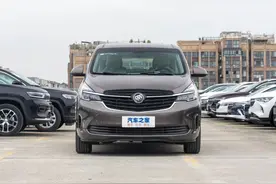 别克GL8：销量碾压对手！全系2.0T+9AT，入门车型真划算？图片