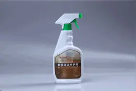 离谱！临时工服务员将清洁剂当“橙汁” 7人喝后集体进医院图片