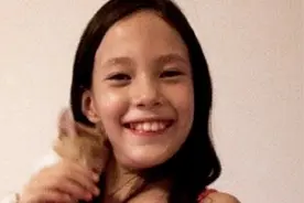 一直觉得谷爱凌像外国人，看到她的童年照，才发现我错了！图片