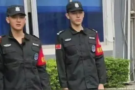 明星没啥了不起，离开了精修图，他们的颜值甚至不如普通人图片