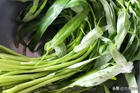 空心菜最忌直接炒，牢记4点，出锅叶嫩梗脆，翠绿不发黑，太香了图片