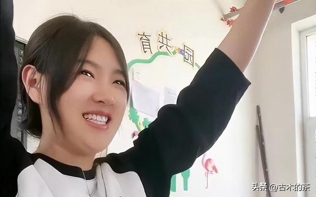 这一次，“挖呀挖”黄老师，“底裤”都被扒掉了