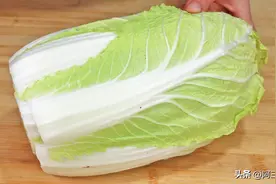 白菜最营养的做法，不炒也不炖，出锅美味多层，不吃撑都停不下来图片