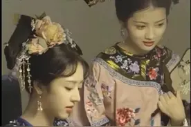 成都姑娘穿清宫服打麻将火了！她们美得让人对清朝服装刮目相看图片