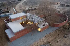 曾被全网吐槽的西北“百万红砖房”，重新改造后：终于可以住人了图片