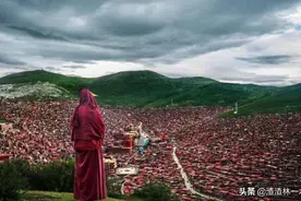 我国真实的尼姑岛：住着两万多的修行者，天黑任何人都不能外出图片