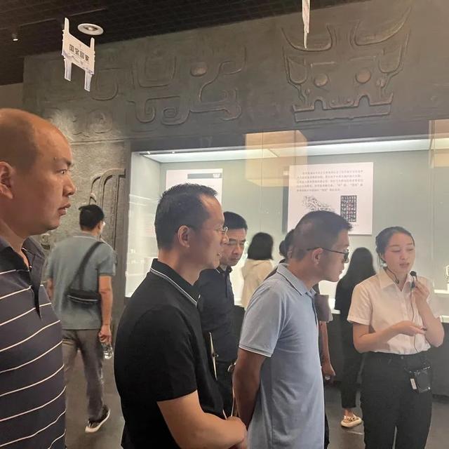 武汉东湖新技术开发区一行来馆考察