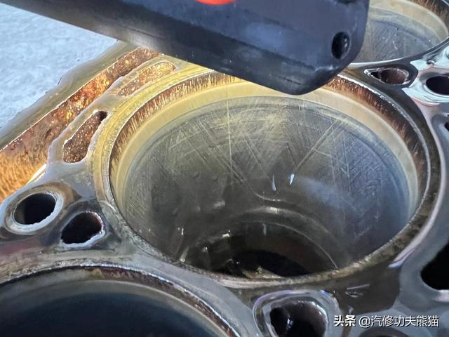 大众途观烧机油，德国工程师的设计缺陷由我们中国工匠来解决