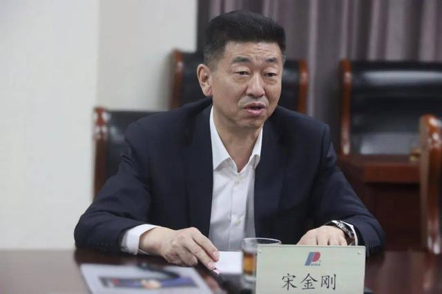 乌鲁木齐城投党委书记、董事长宋金刚到访人民电器上海公司考察