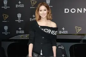 徐子淇的休闲风穿搭很有特色，看着不像普通服装，随便穿不廉价图片