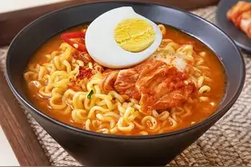 韩国泡菜99%都来自中国？一颗白菜100元，韩国人还能吃得起泡菜吗图片