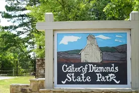 遍地都是钻石的公园，能随便挖随便带走，但是不能用科技产品图片