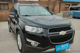 陪客户3万收中型SUV，被8个车商围观，客户：我断后你先走！图片