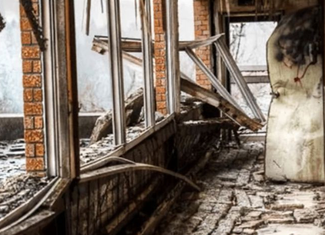 两名日本少女去废弃旅馆探险，之后“人间蒸发”，24年后才被找到