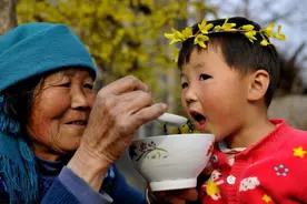 孩子三岁前少吃5种饭，否则会伤害宝宝的脾胃，影响长高图片