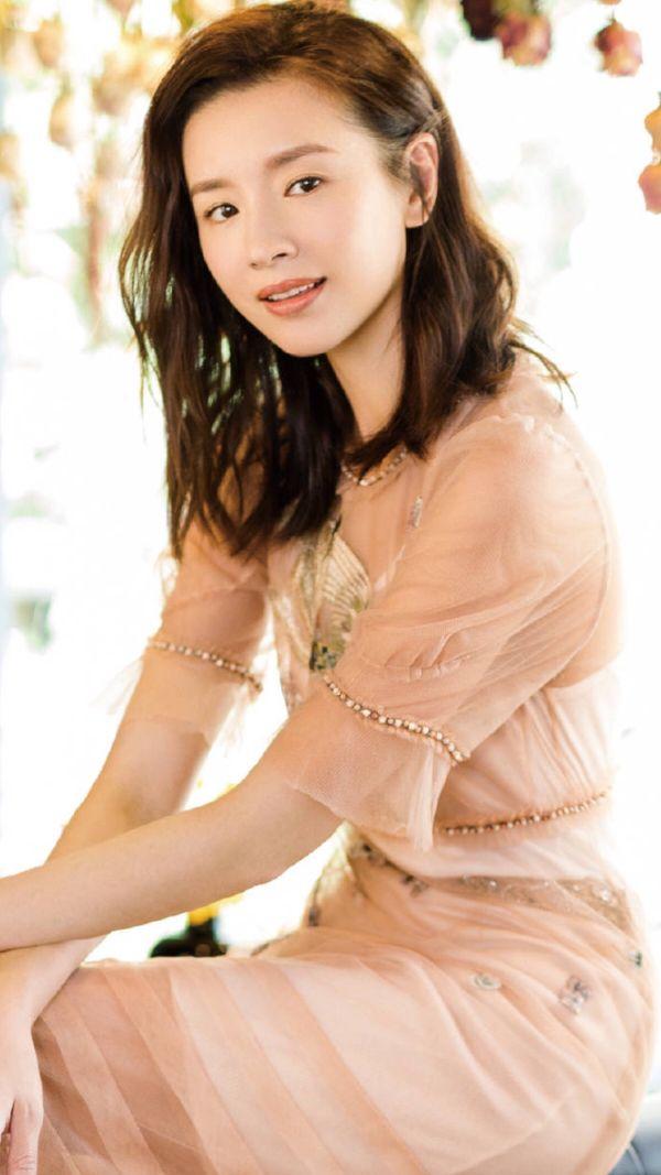 一个心太软,一个想挣钱,潘粤明的和解喂了狗,董洁还在诋毁他