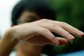 什么样的男人一看就虚？图片