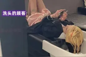 四川一理发师给女生洗头时流鼻血，同事想帮忙被拒：我只是上火了图片