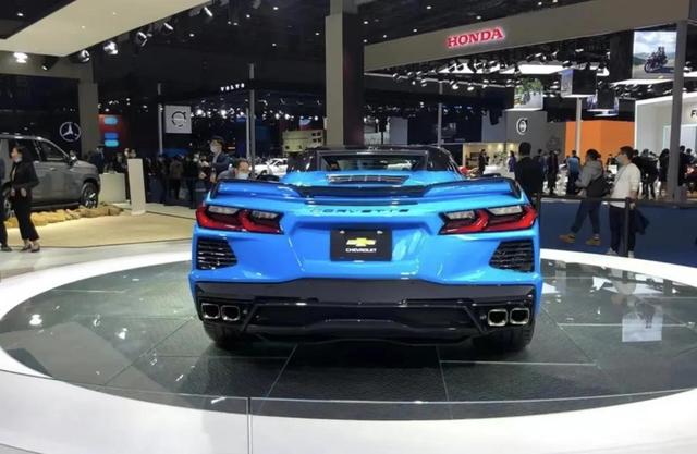 2021款雪佛兰克尔维特Corvette Stingray敞篷车：友好的超级跑车