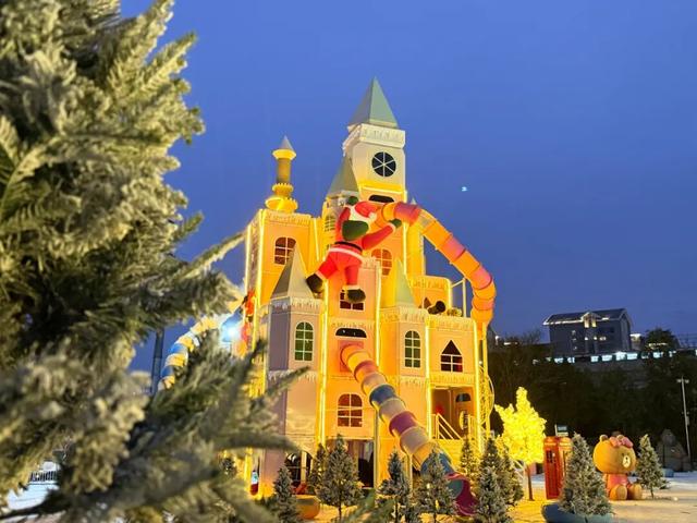 多彩欢乐谷“2026·冰雪千灯会”1月1日正式启幕