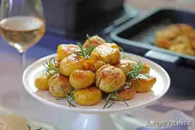 土豆别总炒着吃，这样做软糯可口，一口一个好吃到停不下来图片