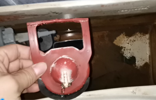 修复科勒马桶的漏水故障