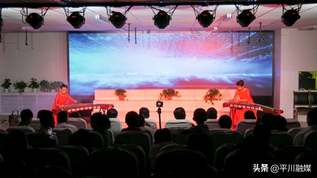 ƽ��������Сѧ������ף��38����ʦ�ڻ