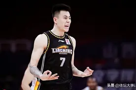 申请离队！辽篮00后效仿高诗岩，被2座大山压制，和张镇麟差太多图片