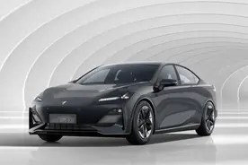 国产又一“实力王”，标配19英寸轮毂，比A7帅气，售价不贵图片