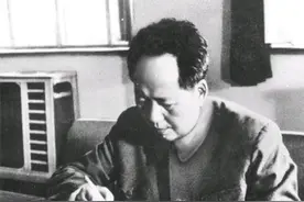 1950年，毛主席为“湖南大学”题写校名，雄浑奔放，有大家之风采图片