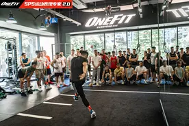 靠墙静蹲，每天5分钟让你身体变年轻图片