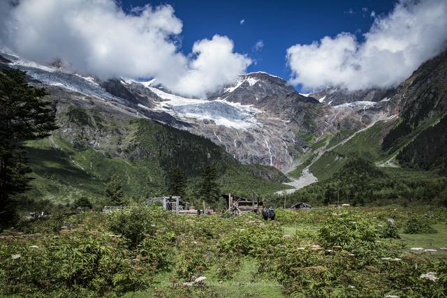 卡瓦格博高不可攀的原因？走进雪山腹地找寻事件的真相