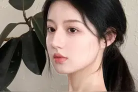 女人就算再懒，出门也要“化淡妆”！学会这3步就够，精致显气质图片