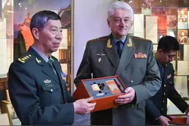 中俄军事交往多深厚？李防长感谢俄军百年军校 培养中国学员近30年图片