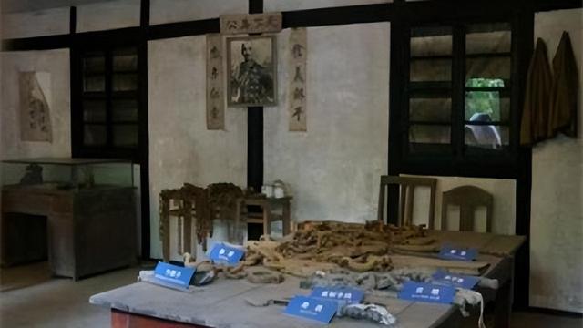 2007年重庆大雨，渣滓洞惊现一个地洞，洞中藏品揭开沉痛革命历史