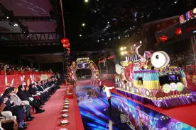 【盛大登场】花车汇演 +烟花辉映 共迎兔年图片