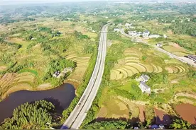 路更宽了！成渝高速“4改8”图片