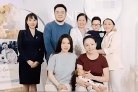 宋丹丹祖孙三代同框照曝光 抱小孙子笑容灿烂慈爱满满图片