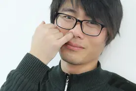 鼻毛总往外窜的男人，有啥不同？鼻毛变白，暗示了什么？真有意思图片